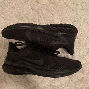 black nike running shoes